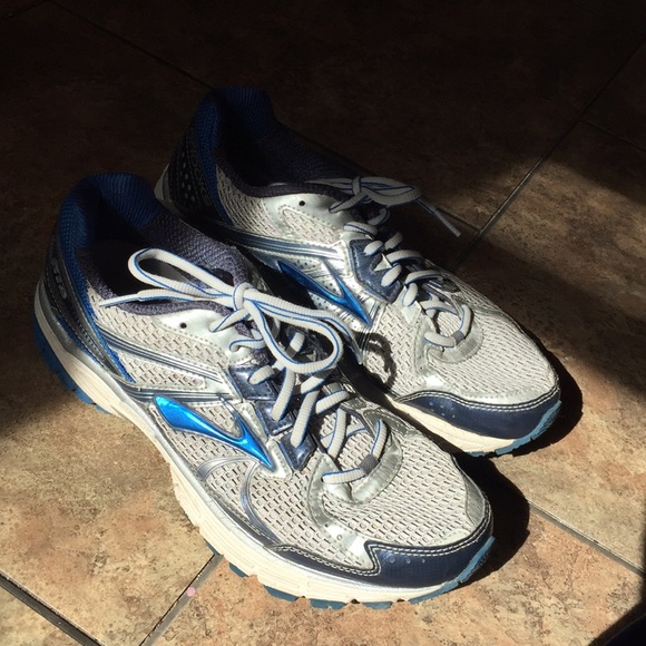 Brooks Other - Brooks adrenaline GTS 13 white blue running mens 9